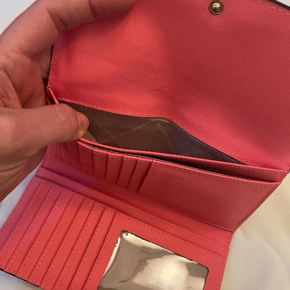 Michael Kors Jet Set Travel Large Trifold Wallet Grapefruit Pink - Picture 8 of 16